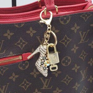 Authentic LV Gold Padlock & Key 🔑 Designer Bag Charm w/ Unbranded Shoe Keychain